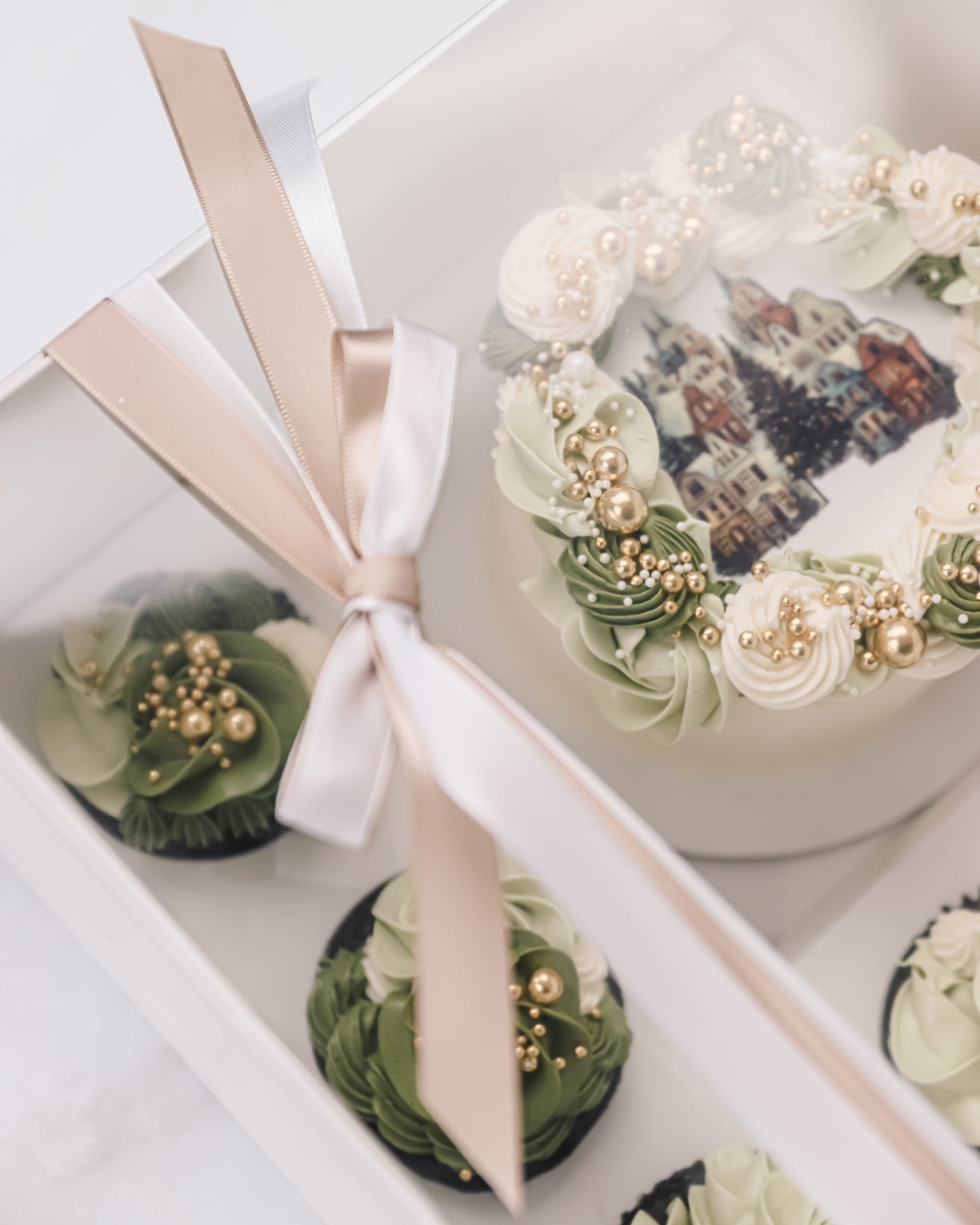Festive Holiday Cake & Cupcake Bento Box