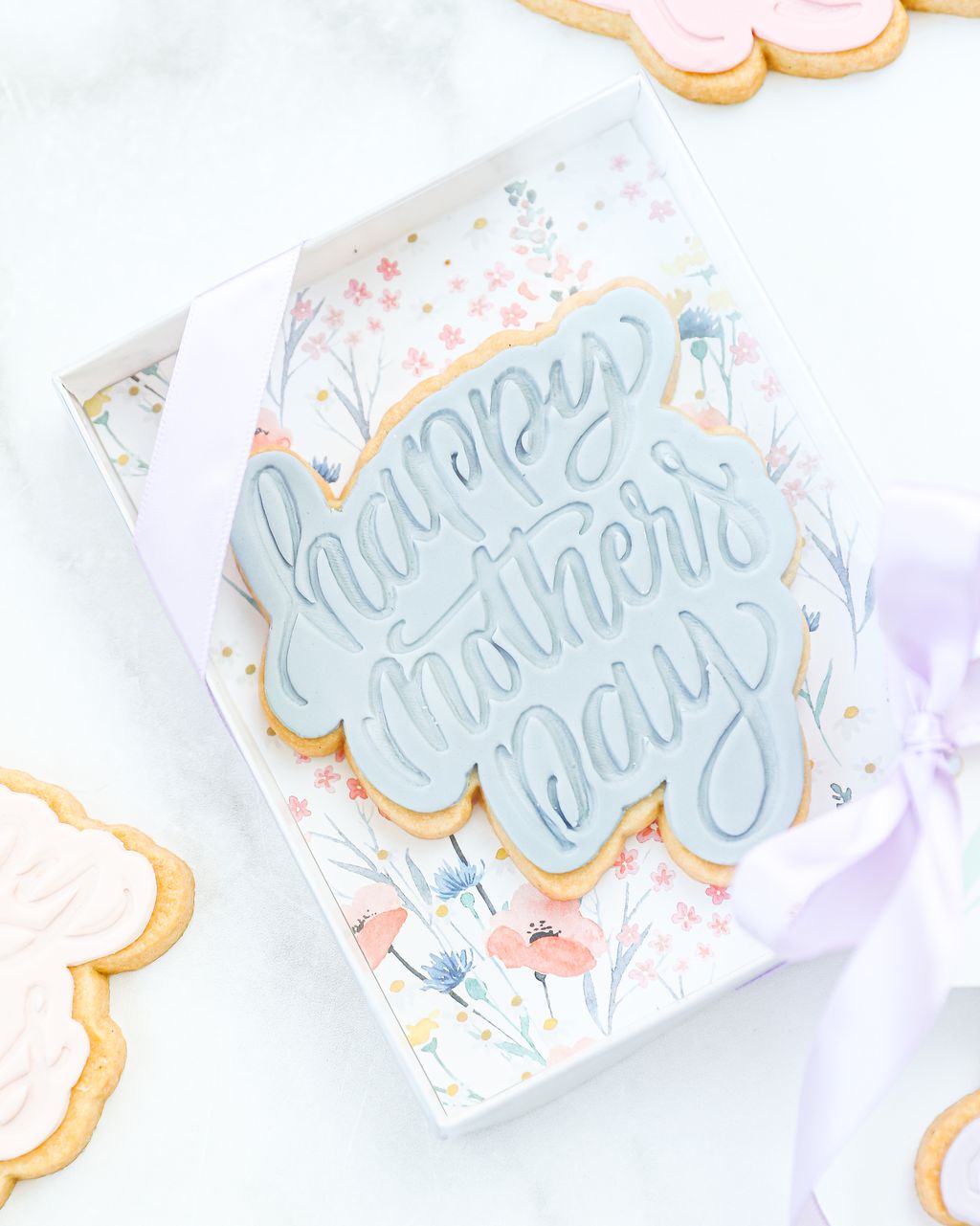 Pastel Script Mother’s Day Cookie