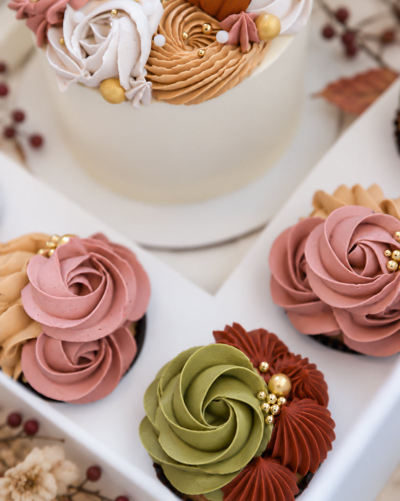 Thanksgiving Mini Cake & Cupcake Gift Box