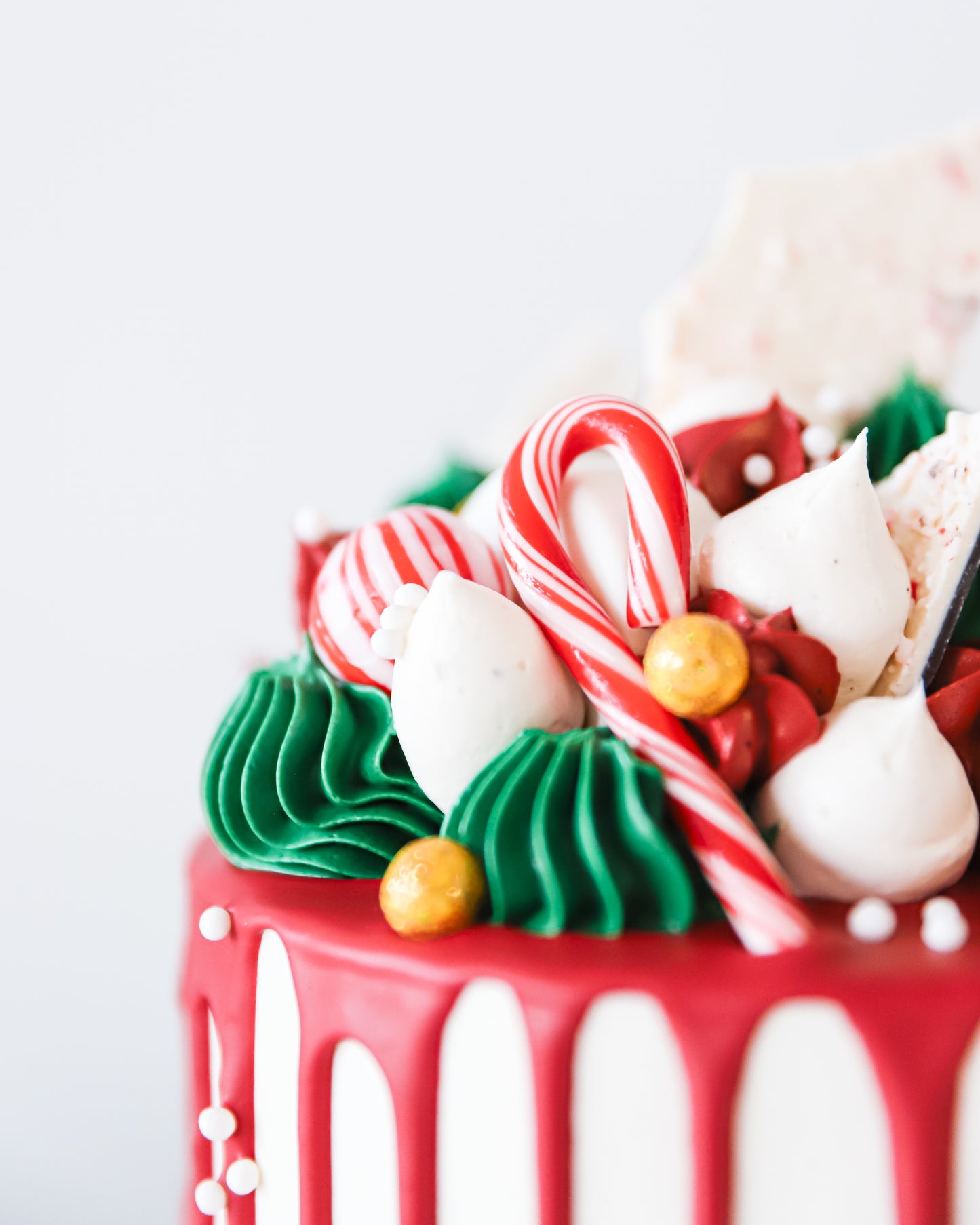 Peppermint Frost Cake