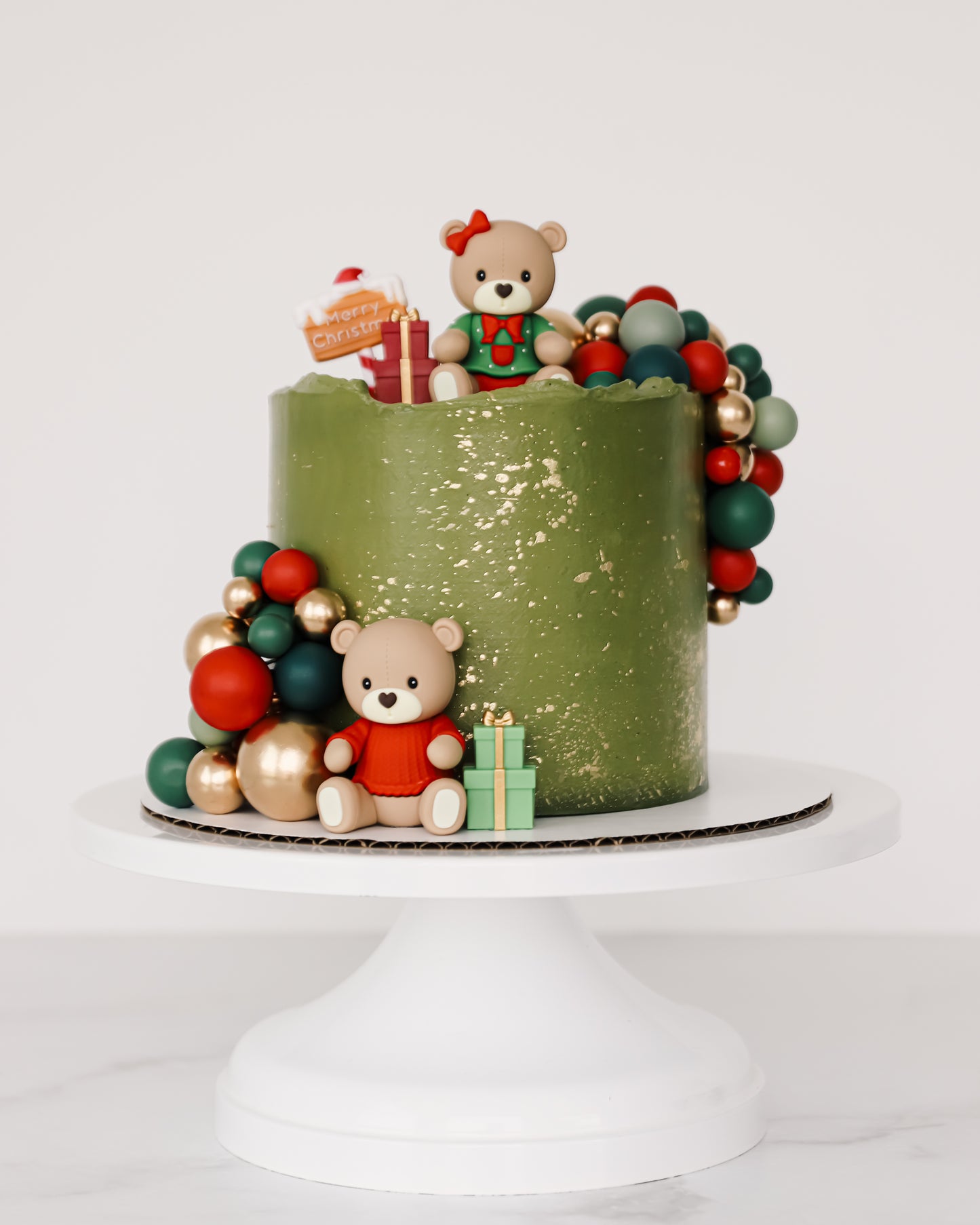 Holiday Bear and Balloon Christmas Cake