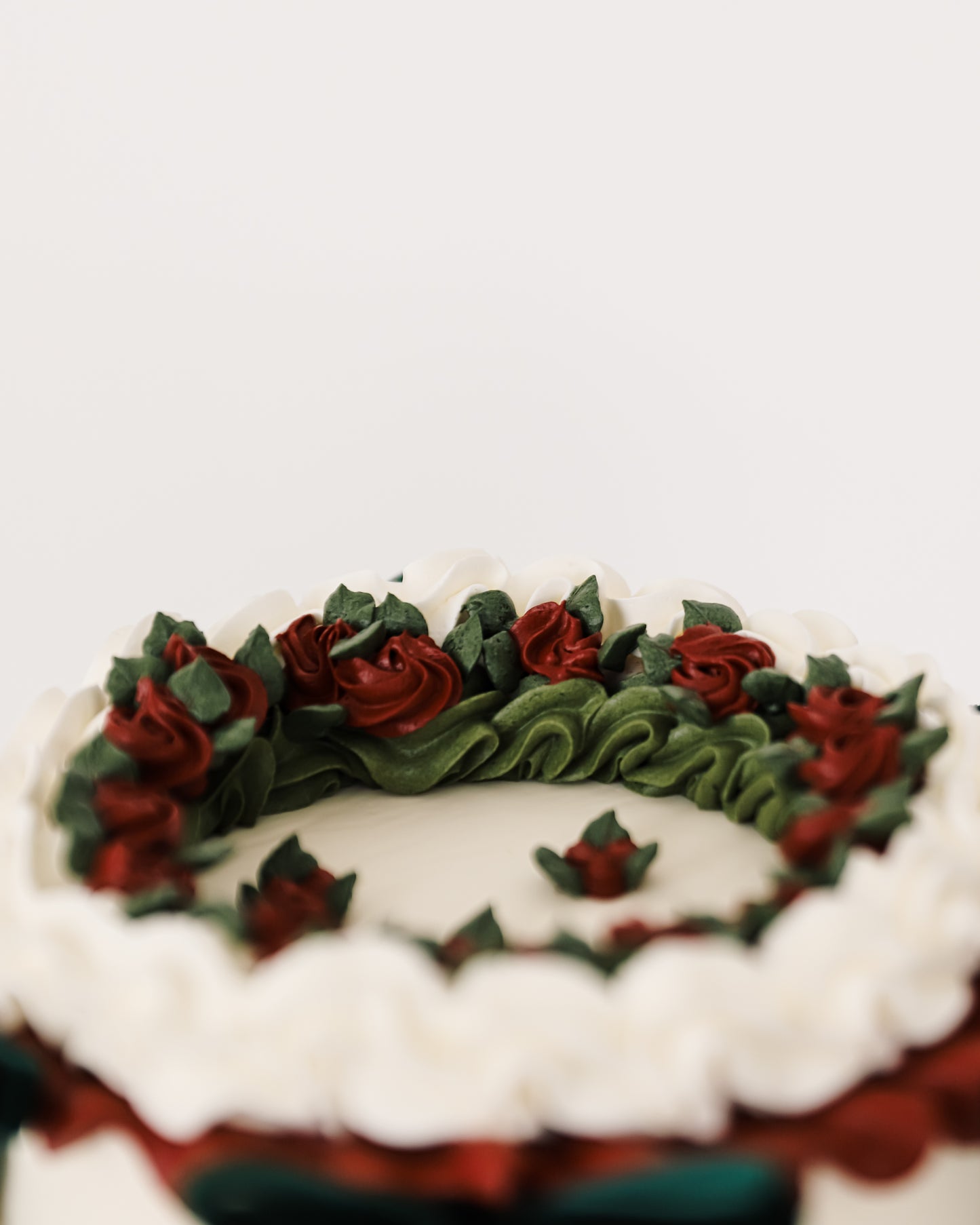 Vintage Holiday Mistletoe Lambeth Cake
