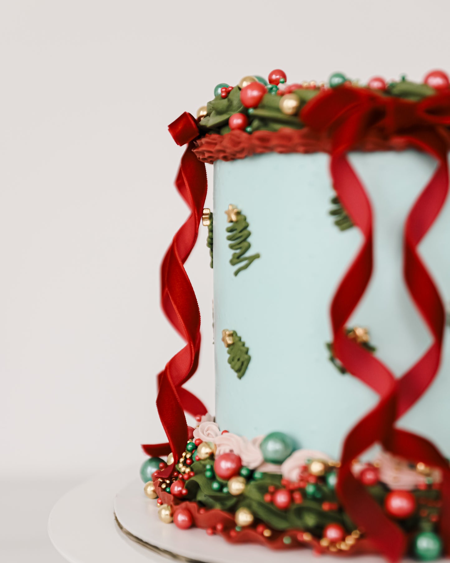 Vintage Pearl Christmas Tree Cake