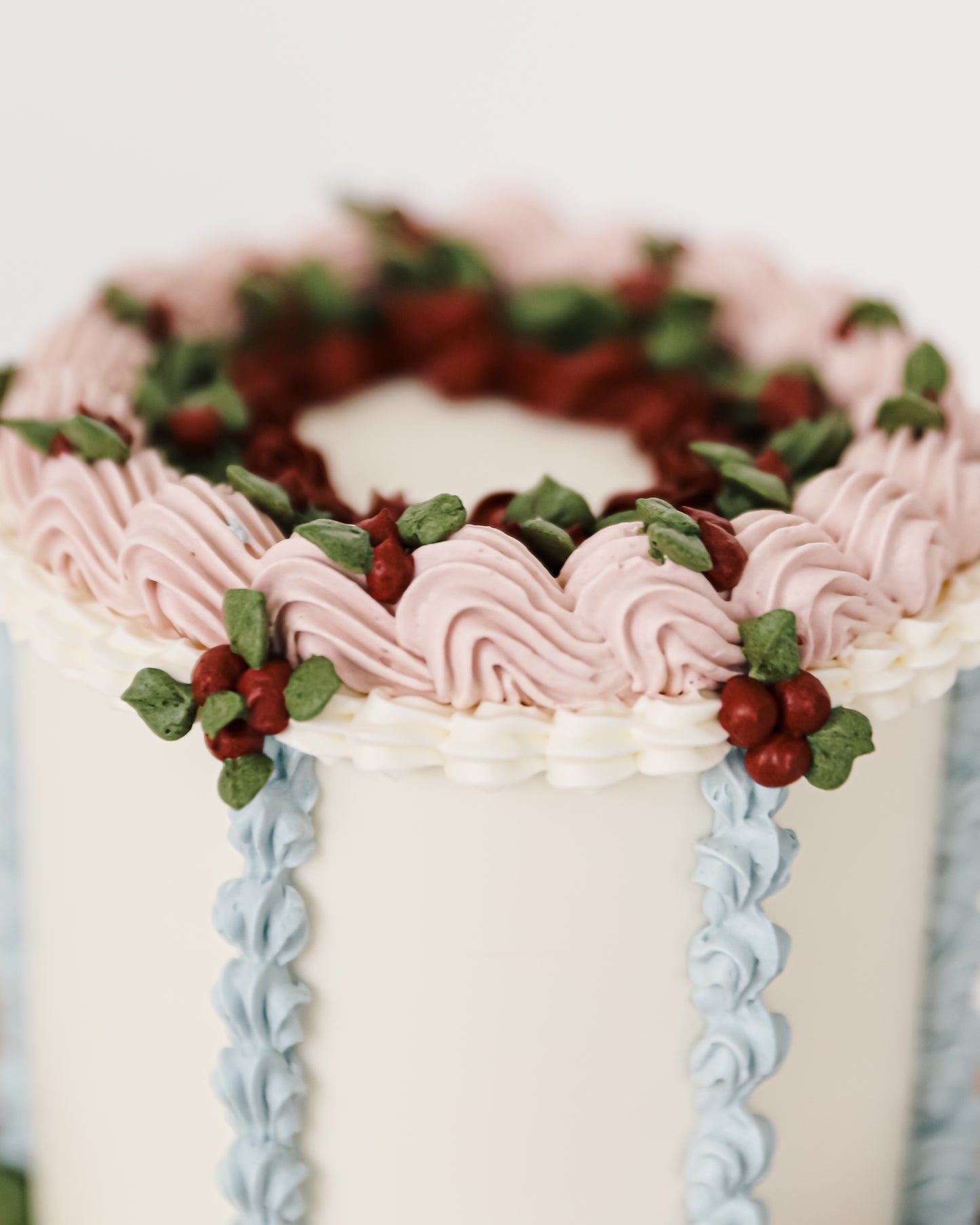 Holiday Mini Lambeth Cake Gift Box