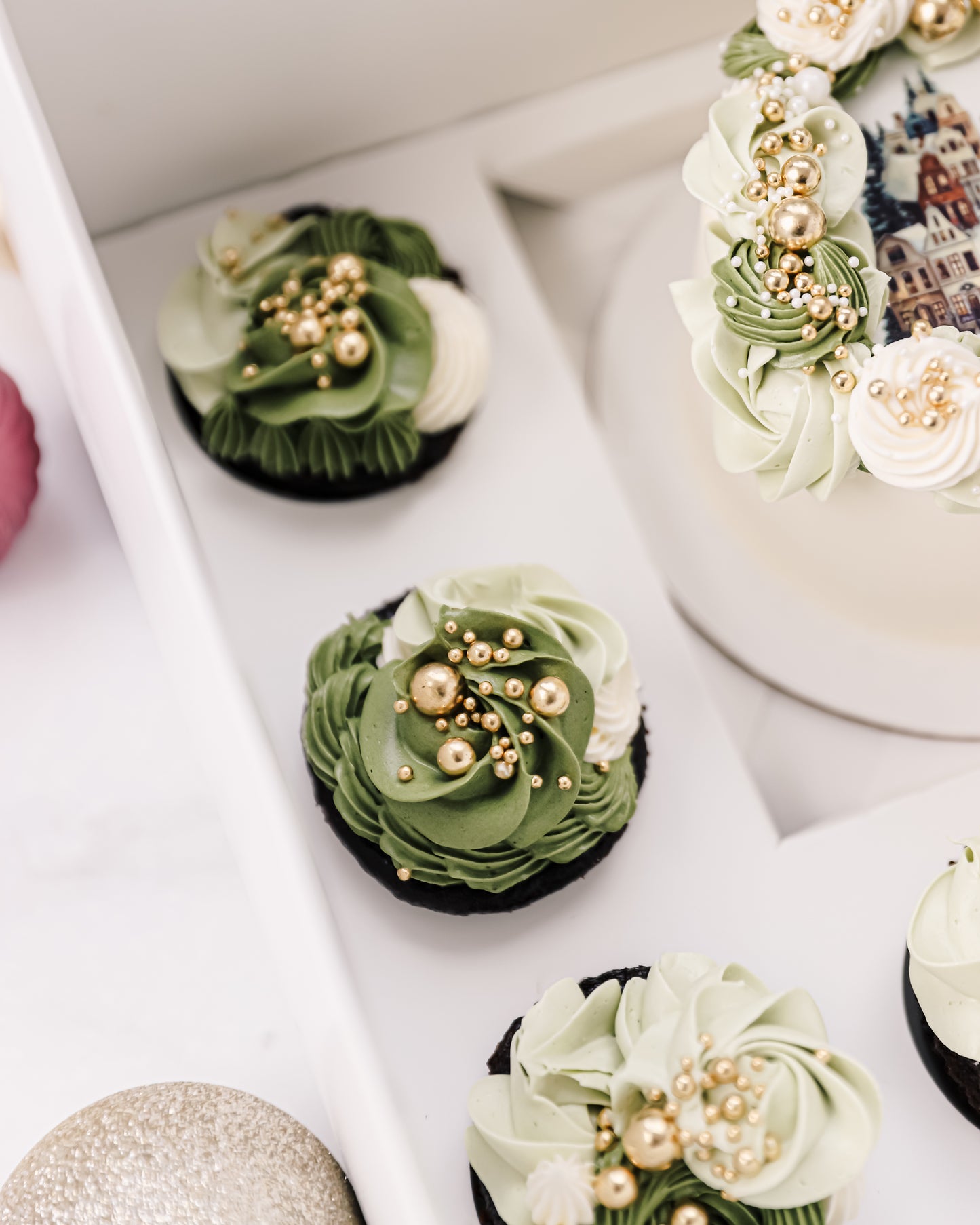 Festive Holiday Cake & Cupcake Bento Box