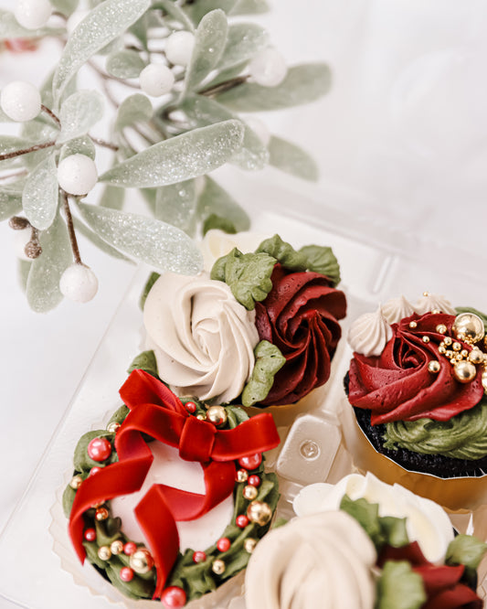 Traditional Holiday Cupcake Set