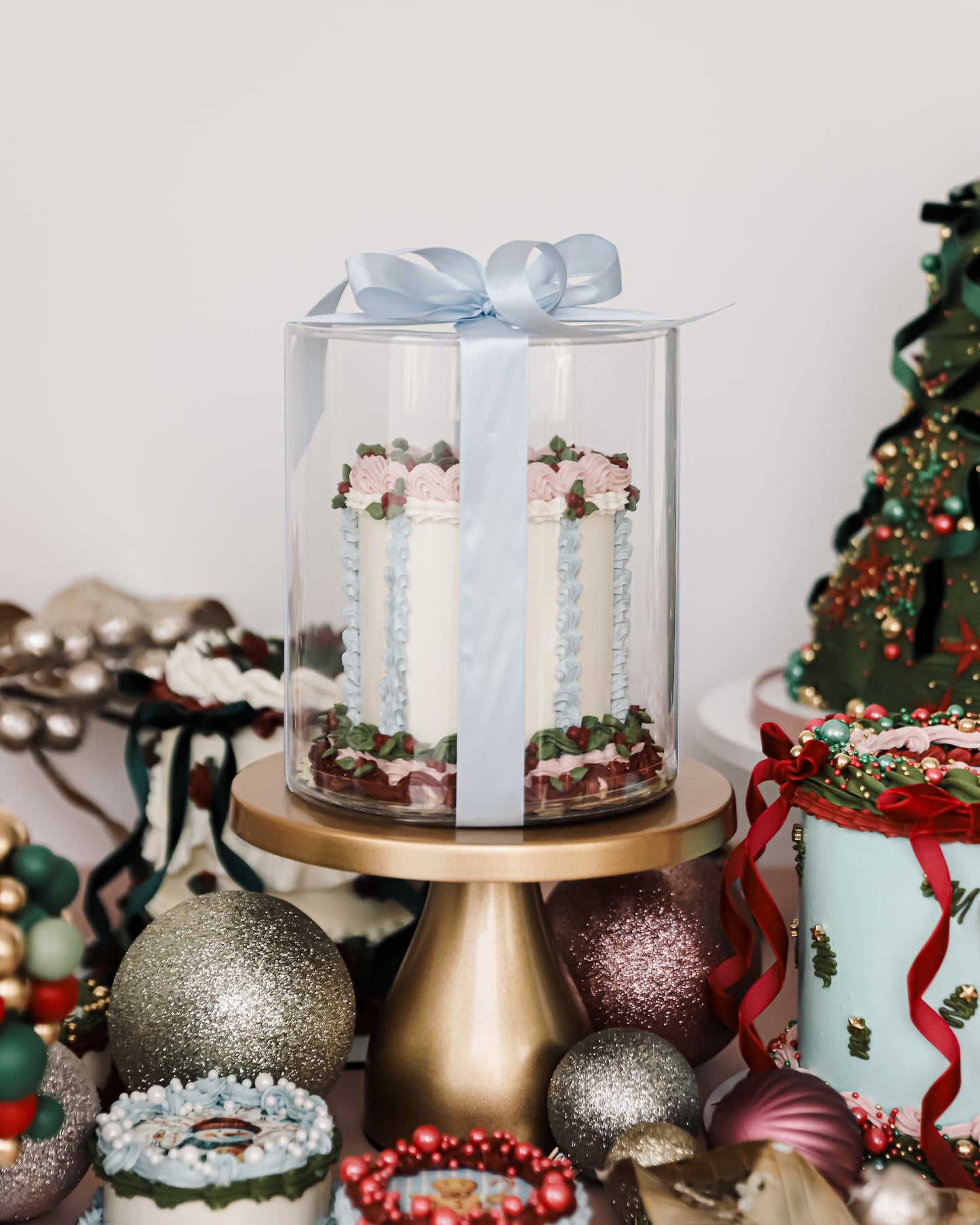 Holiday Mini Lambeth Cake Gift Box