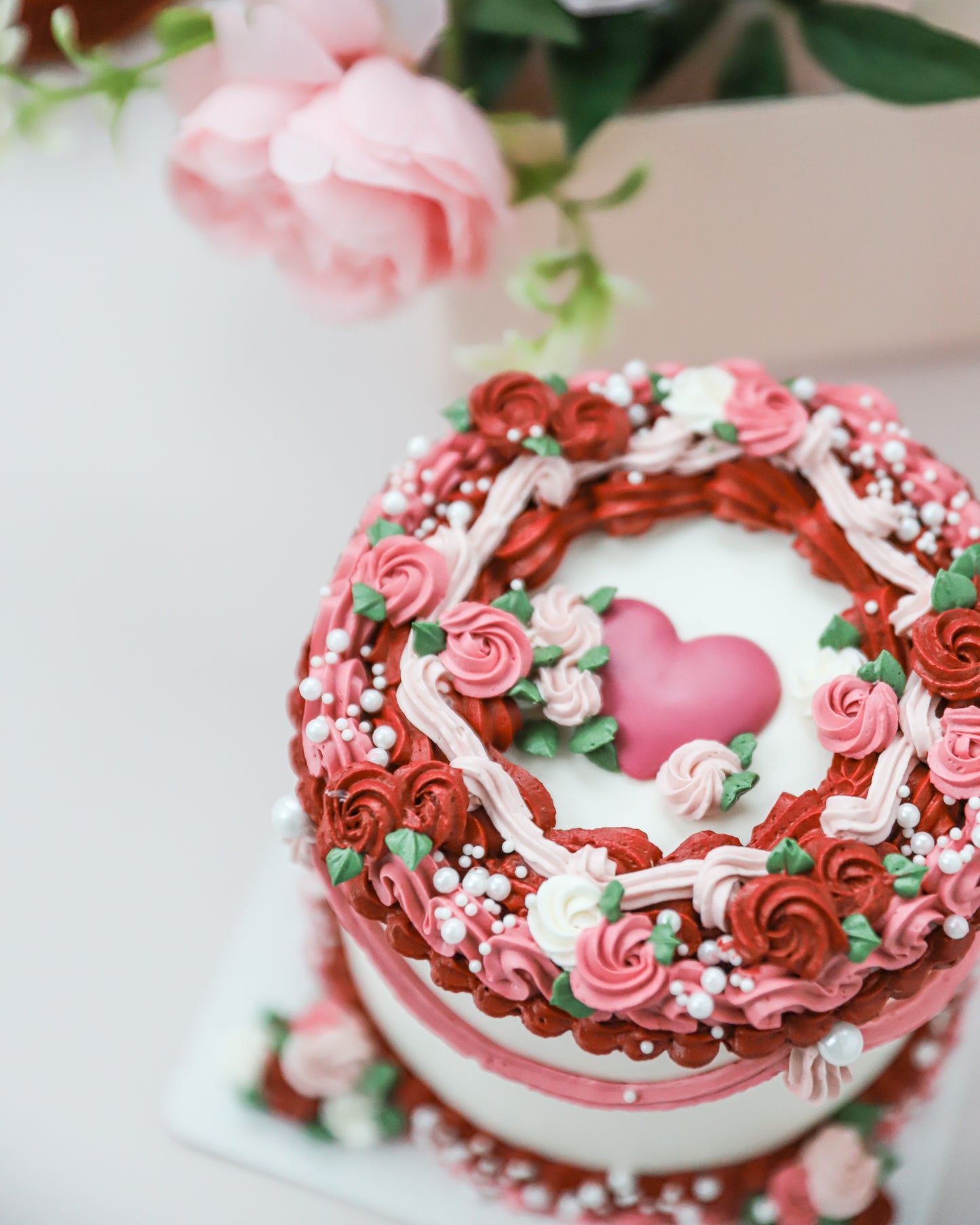 Heart Vintage Valentine Cake Gift Carrier