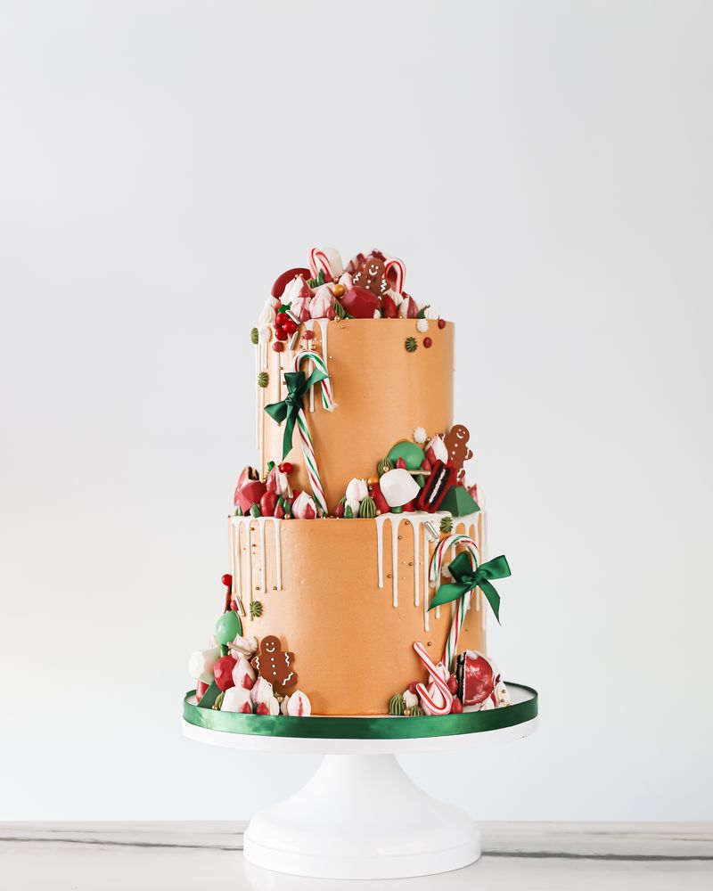 Holiday Gingerbread Delight Cake